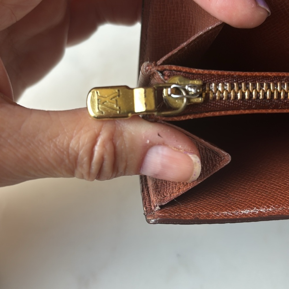 Used vintage Louis Vuitton monogram Sarah wallet, 2 card slots zipper coin pouch - Picture 6 of 10